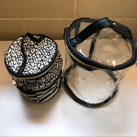 🔥3 MAKEUP BAGS🔥 - Picture 2 of 8